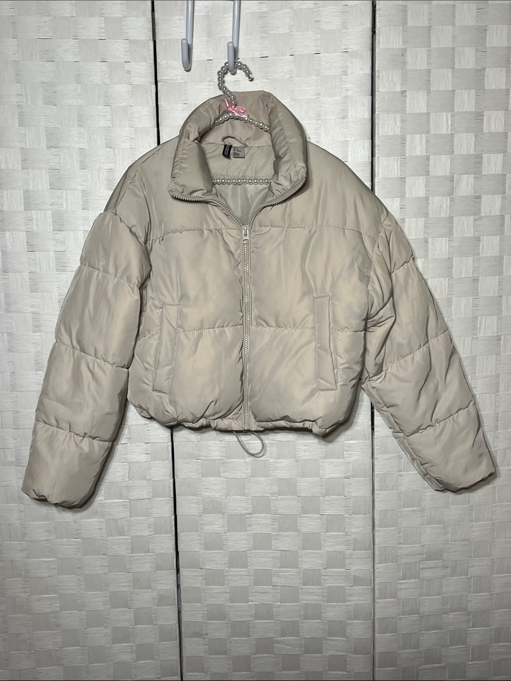 H&M Beige Cropped Puffer Jacket